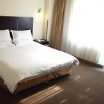 Motel168 Shanghai West Yan An Road Inn